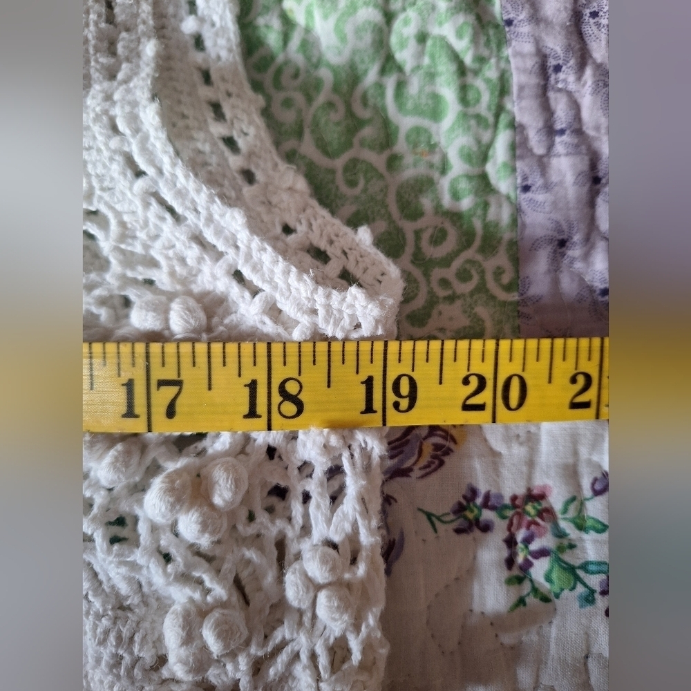 White Lace Popcorn Crochet Vest Women's - Picture 3 of 12